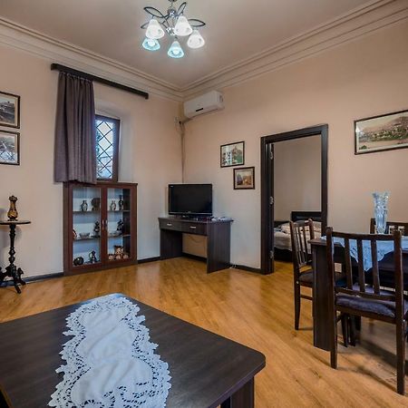 Apartments Near Metekhi Cathedral Tbilisi Ngoại thất bức ảnh