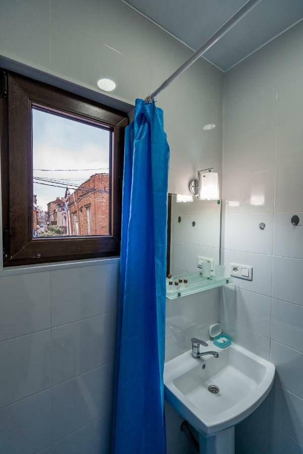 Apartments Near Metekhi Cathedral Tbilisi Ngoại thất bức ảnh
