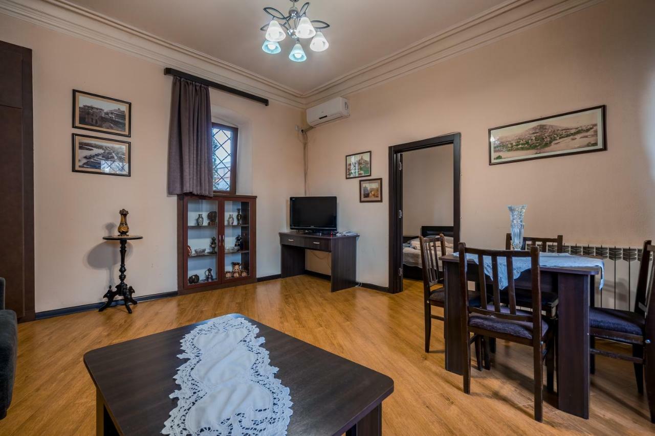 Apartments Near Metekhi Cathedral Tbilisi Ngoại thất bức ảnh