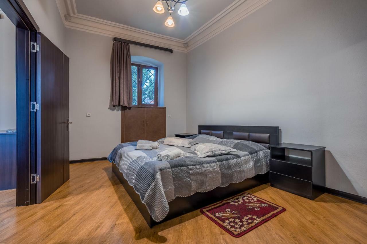 Apartments Near Metekhi Cathedral Tbilisi Ngoại thất bức ảnh