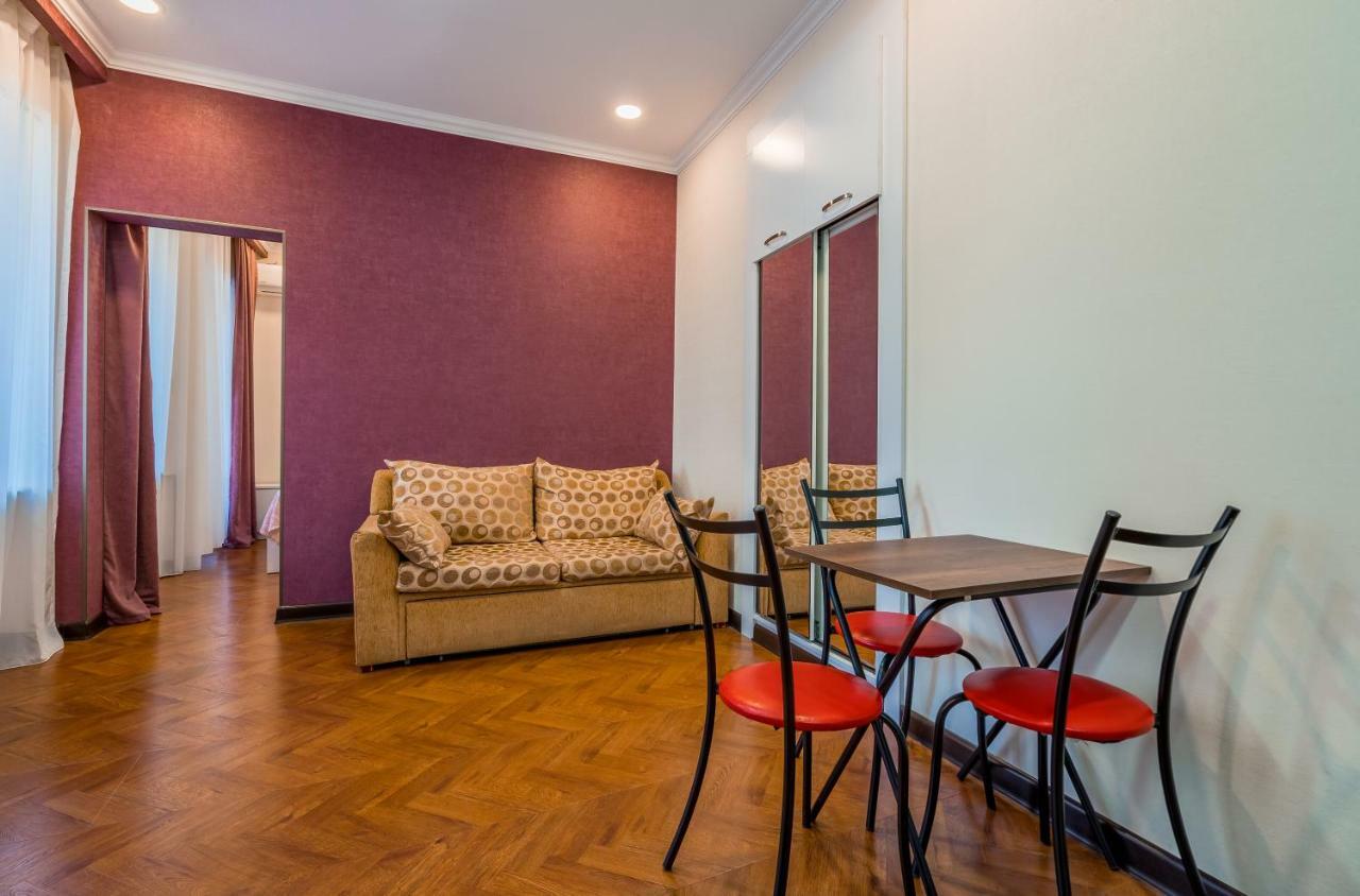 Apartments Near Metekhi Cathedral Tbilisi Ngoại thất bức ảnh