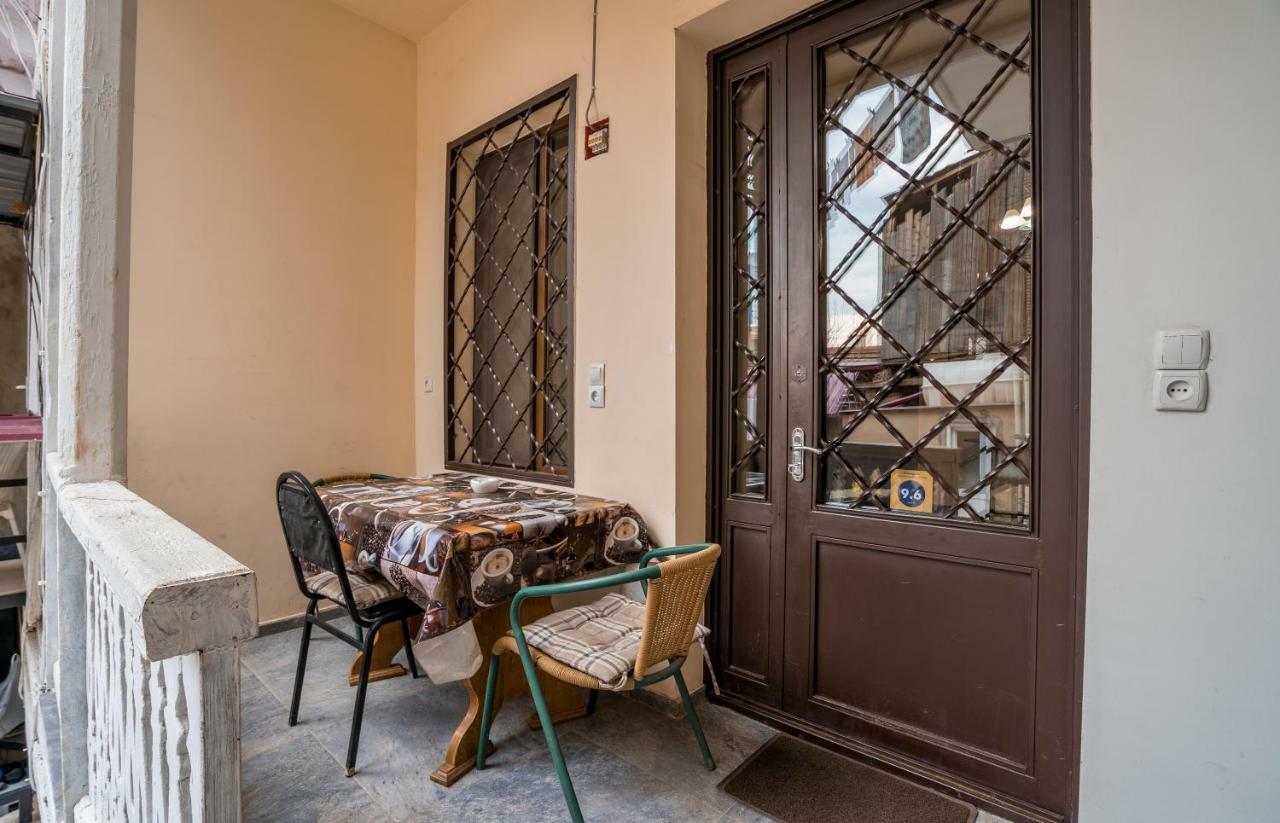 Apartments Near Metekhi Cathedral Tbilisi Ngoại thất bức ảnh